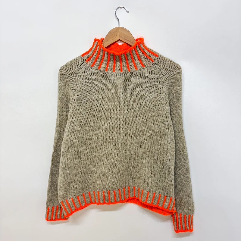 Knitted FloralBright Stitch Edge Jumper